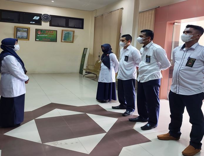 Brifing petugas sidang 041021